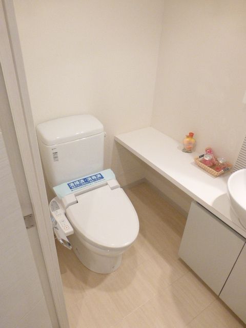トイレ　ウォシュレット付のトイレです