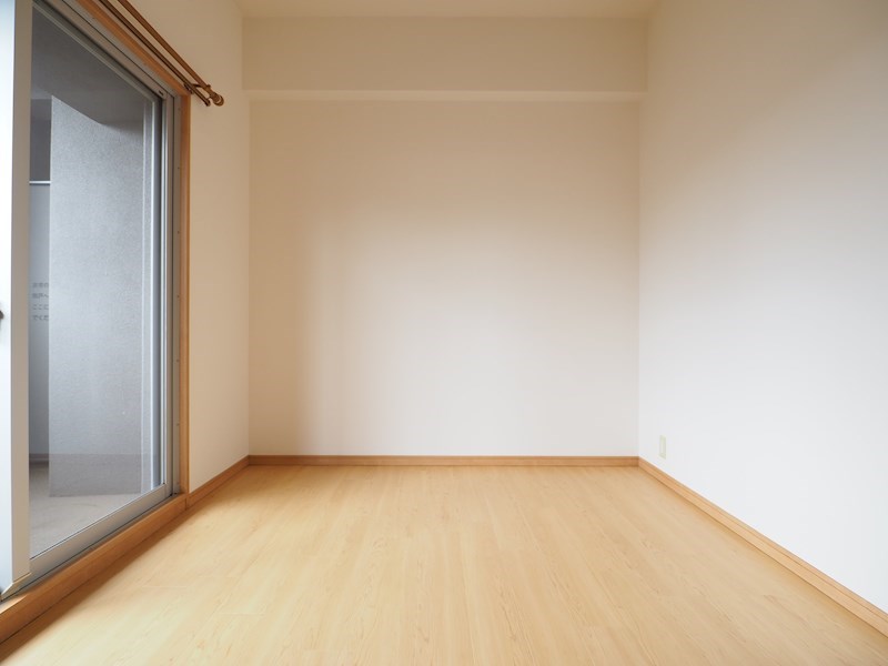 その他設備　洋室広め。お子様のお部屋に。