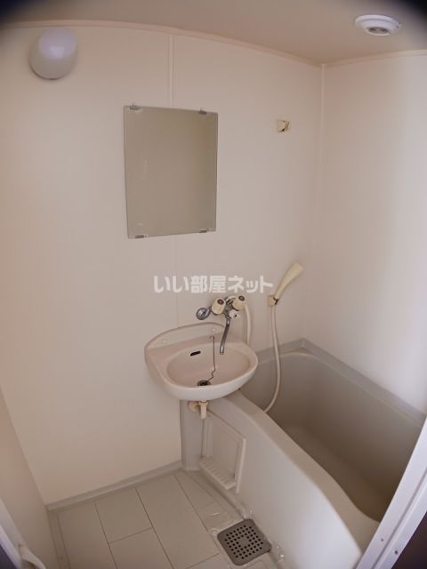 ハウスナサIICの風呂写真