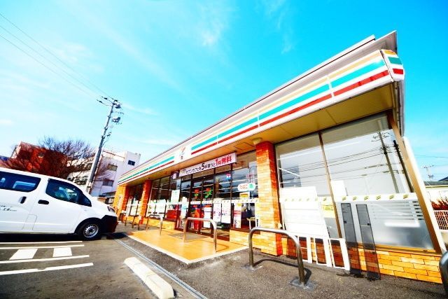 コンビニ　セブンイレブン横浜希望ヶ丘店（コンビニ）まで983m
