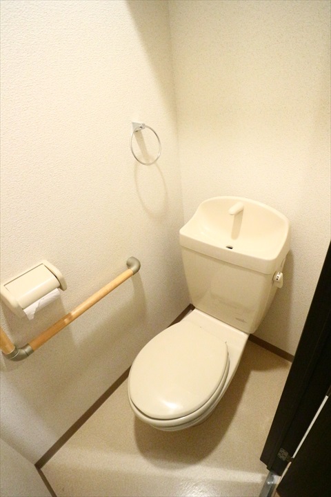 エステ・ラグーナ八番館のトイレ写真