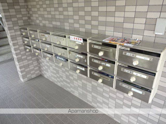 ＪＲ青梅線 昭島駅 徒歩20分 3階建 築34年の外観写真