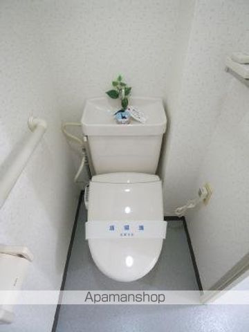 ＪＲ青梅線 昭島駅 徒歩20分 3階建 築34年のトイレ写真