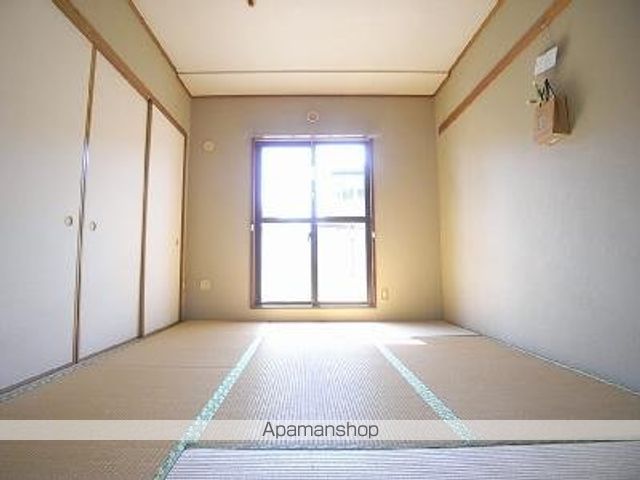 ＪＲ青梅線 昭島駅 徒歩20分 3階建 築34年の内装写真