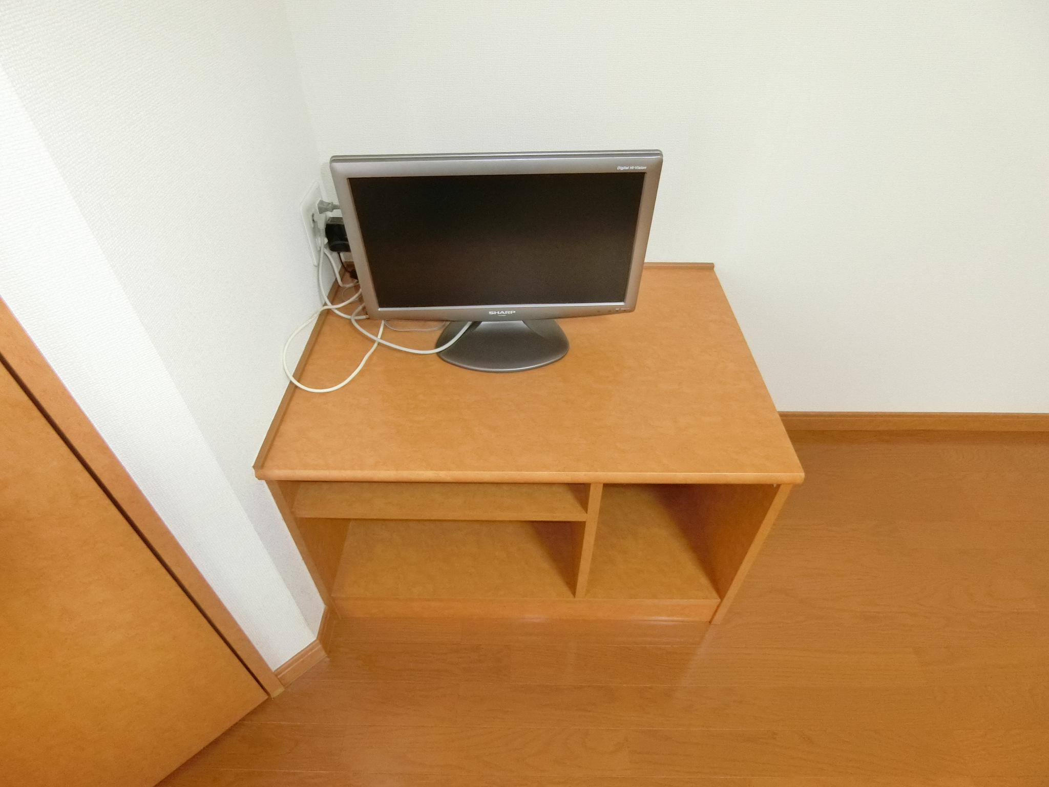 その他共有部分　テレビとボードが備え付けです☆