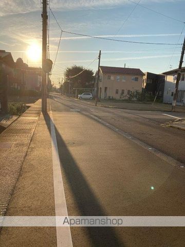 その他　前面道路（その他）まで0m