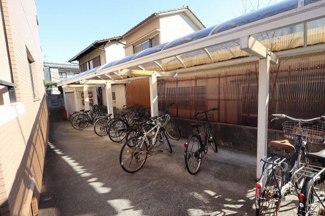 スーパー　マックスバリュ楽々園店（スーパー）まで874m