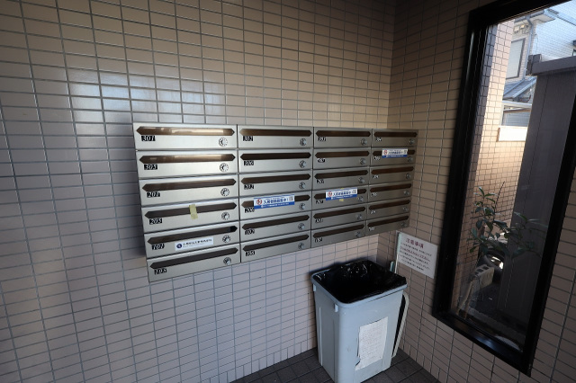 コンビニ　セブンイレブン広島五日市中央1丁目店（コンビニ）まで250m