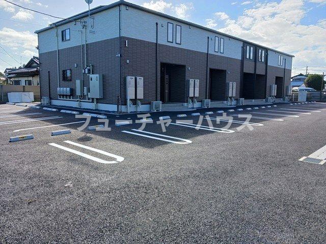 駐車場　駐車場があるので、車を買う予定の方も安心です