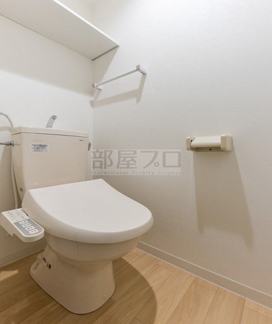 地下鉄東西線 西１８丁目駅 徒歩11分 5階建 築8年のトイレ写真