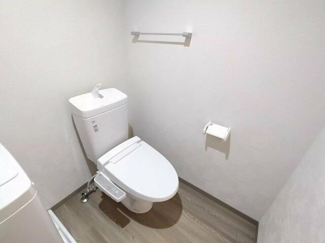東京メトロ有楽町線 地下鉄成増駅 徒歩7分 3階建 築1年のトイレ写真