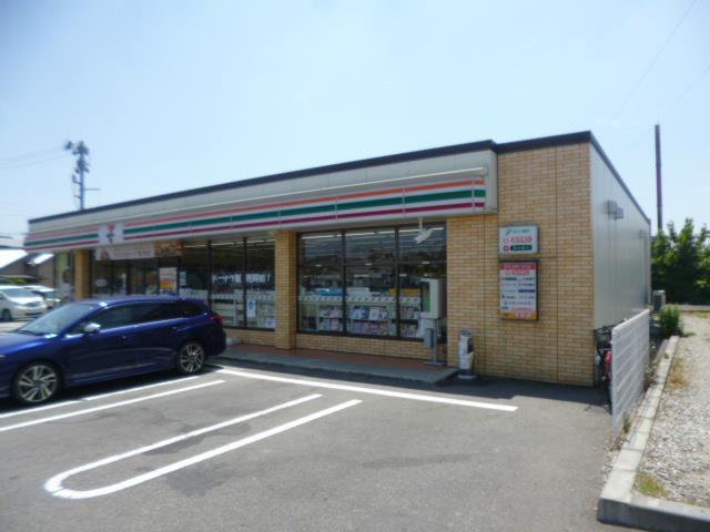 コンビニ　セブンイレブン新潟本馬越店（コンビニ）まで528m