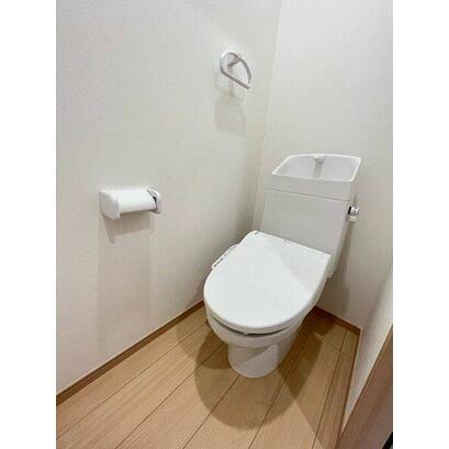 フェリーチェ杭出津 2階のトイレ写真