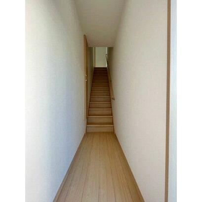 フェリーチェ杭出津 2階の玄関写真