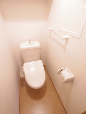 トイレ　※他号室写真です