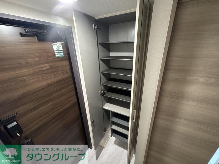 セレスティア南花畑IVの玄関写真