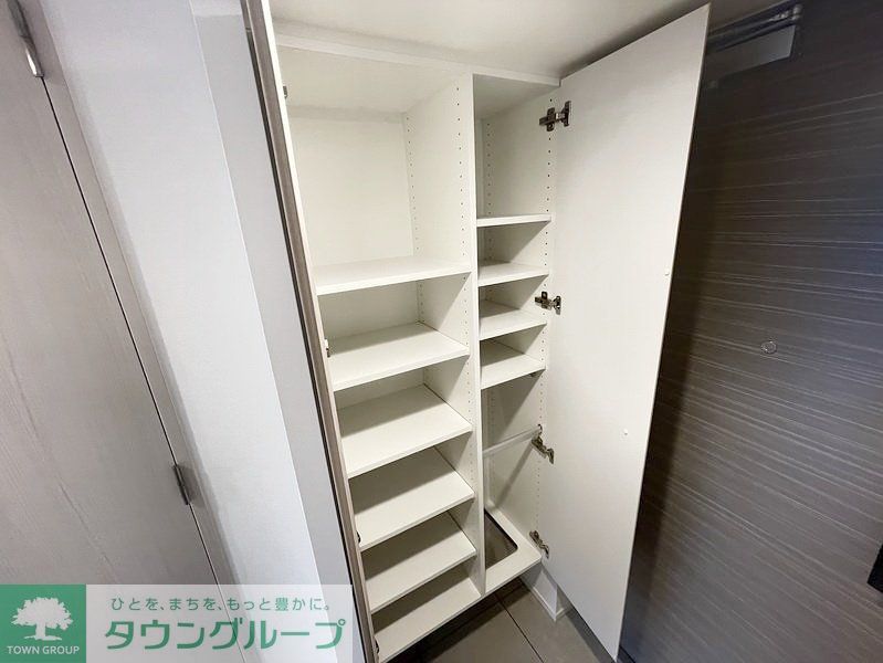 収納　お問合せは(株)タウンハウジングレジデンス事業部　赤坂店・…