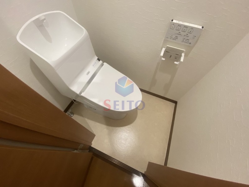 トイレ　別階の参考写真になります
