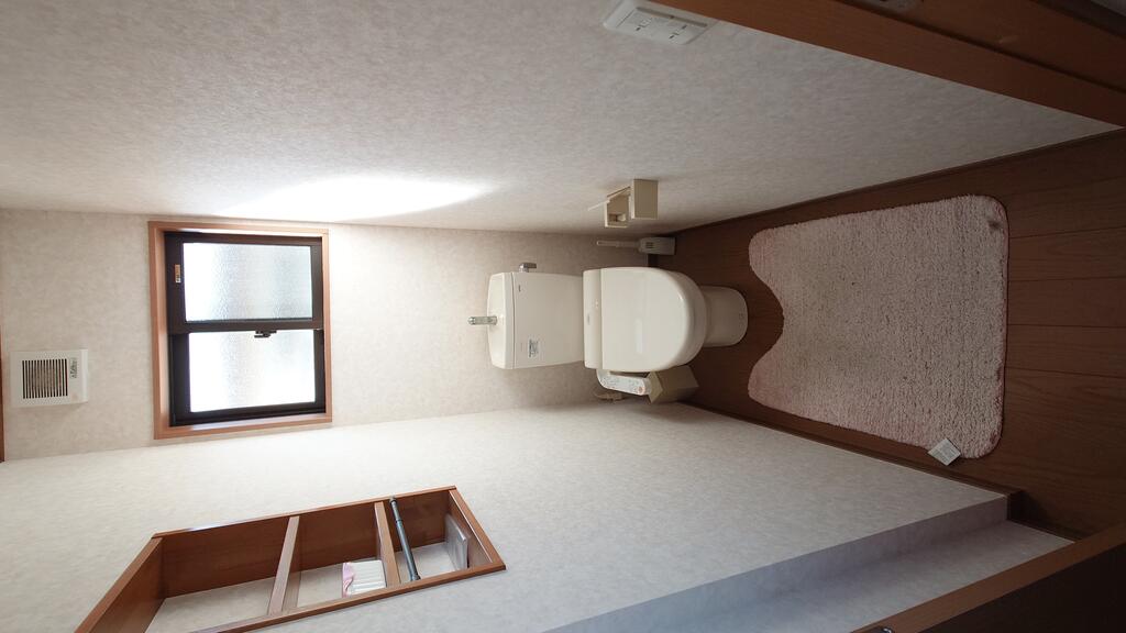 寺池桜小路貸家のトイレ写真