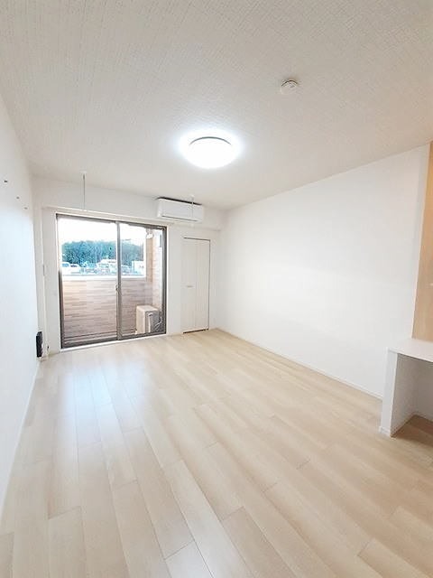 居室・リビング　明るいお部屋です。