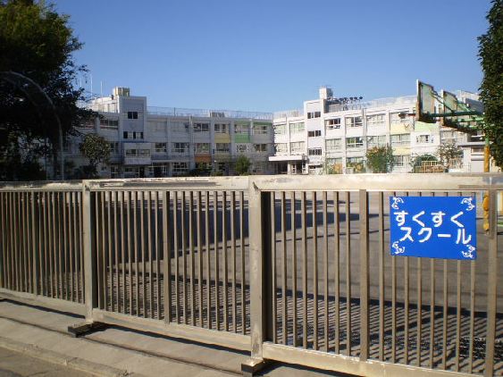 小学校　鎌田小学校（小学校）まで457m