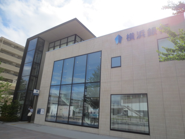 銀行　横浜銀行 海老名駅前支店（銀行）まで657m