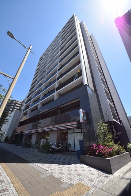 建物外観　2014年完成の高層賃貸マンション