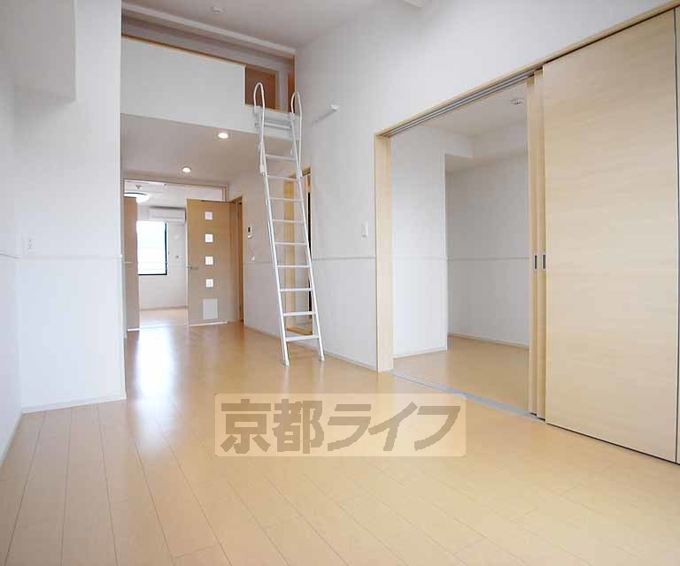居室・リビング　広いリビングです。