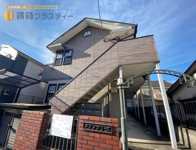 建物外観　周辺は静かな住宅街で住環境良好