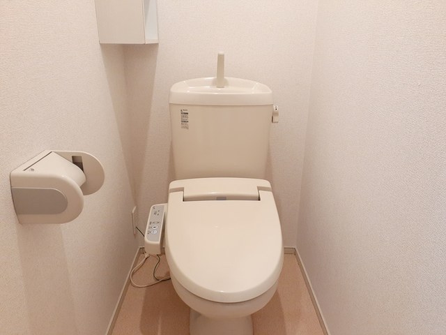 トイレ　温水洗浄便座も設置済み●