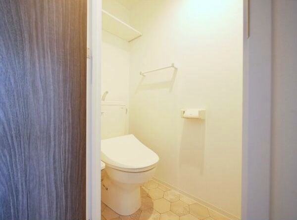 トイレ　清潔感のあるウォシュレット付きのトイレです♪