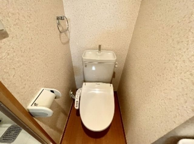 トイレ　同物件別部屋のお写真です。現況優先です。