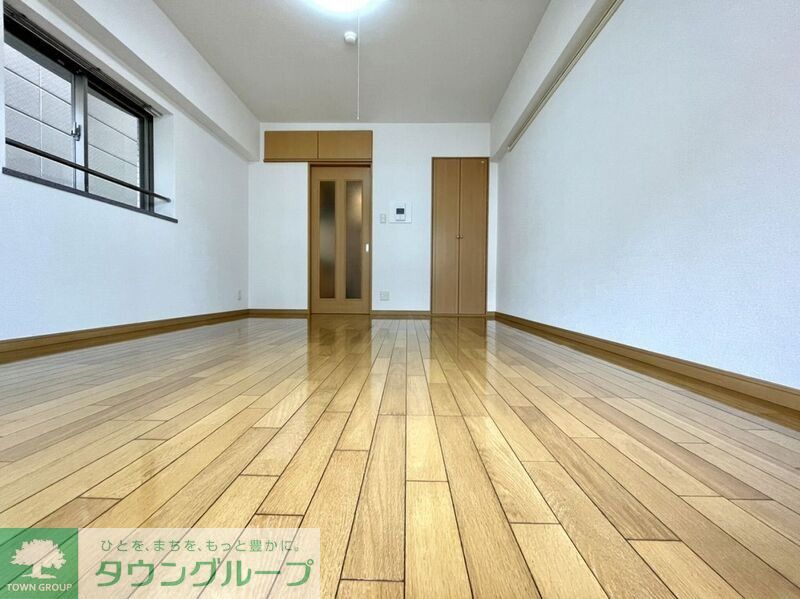 居室・リビング　同物件別部屋のお写真です。現況優先です。