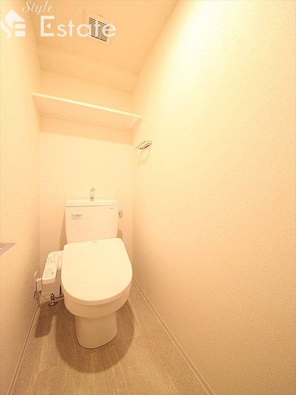 地下鉄東山線 新栄町駅 徒歩5分 15階建 築4年のトイレ写真