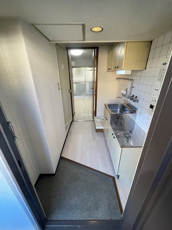 玄関　全て違うお部屋（同じ間取り）の写真です