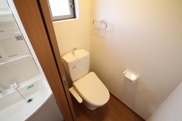 メゾネットいなよしのトイレ写真