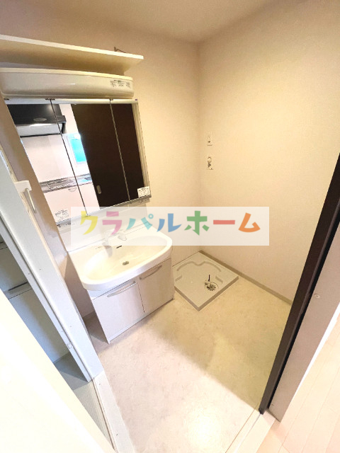 洗面設備　独立洗面台、室内洗濯機置場