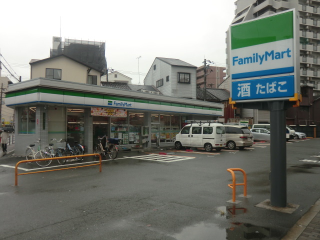 コンビニ　ファミリーマート新今里三丁目店（コンビニ）まで85m