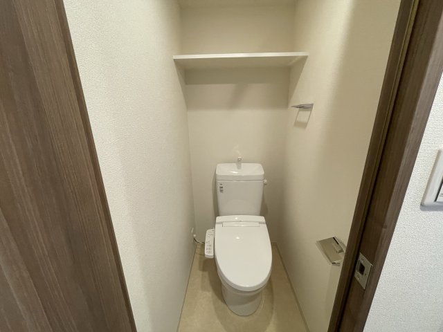 トイレ　(参考)同マンション同間取り他部屋の写真