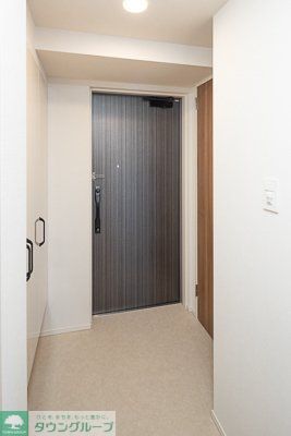 玄関　※写真は同タイプ住戸です。