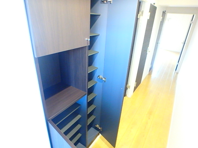 収納　上段、下段あり。