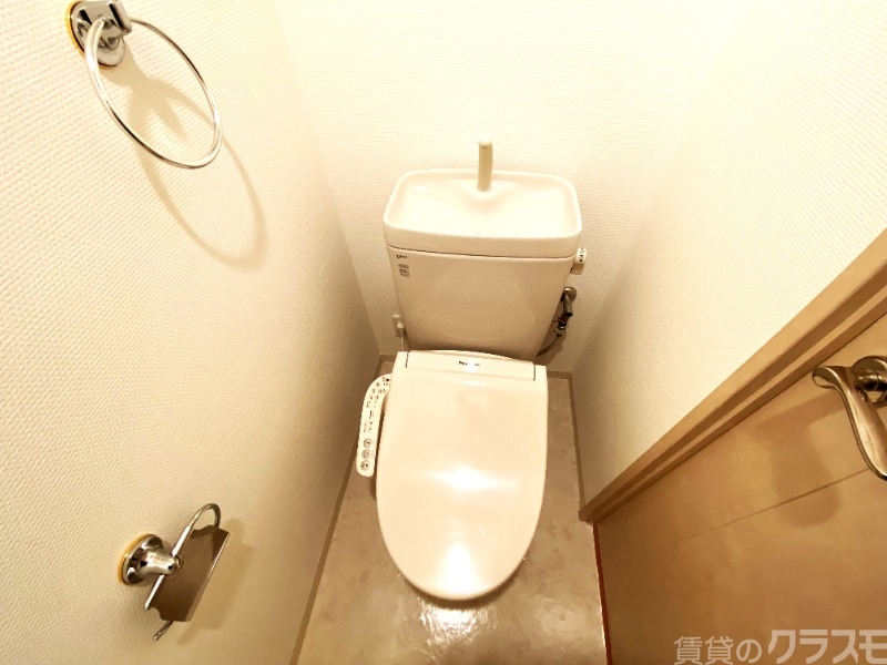 トイレ　温水洗浄暖房便座です！