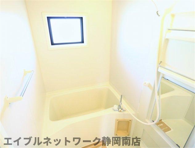 バス・シャワールーム　ゆったり過ごせるお風呂です