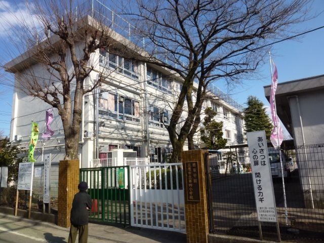 【緑樹館の小学校】