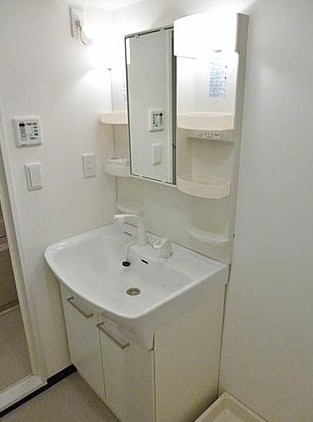 洗面設備　身支度に嬉しい独立洗面台
