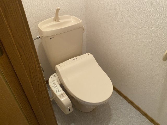 【姫路市東山のアパートのトイレ】