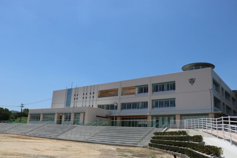 中学校　川崎町立川崎中学校（中学校）まで1213m