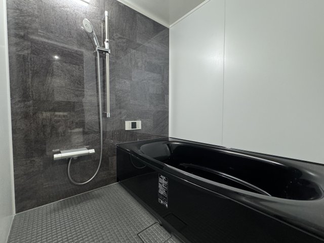 バス・シャワールーム　落ち着いた空間のお風呂です