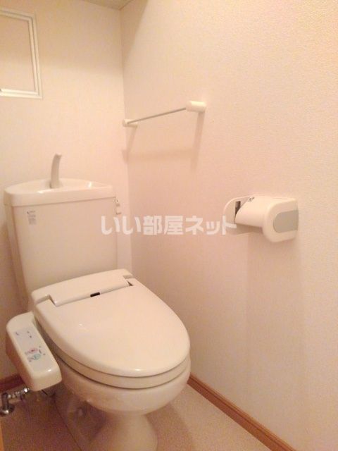 【ポン・プラータ　Ａのトイレ】