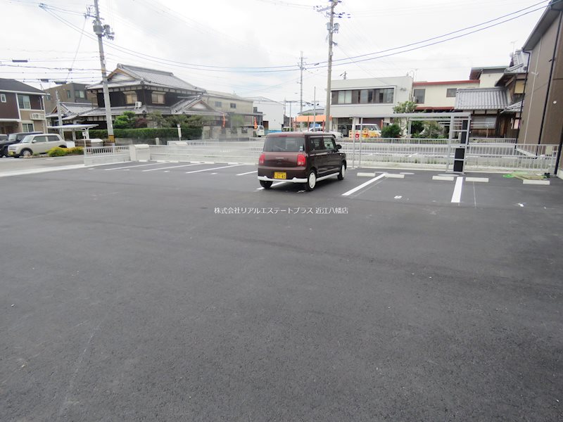 【メゾン・ド・メグせんぞくの駐車場】